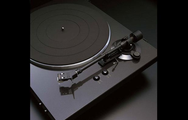 DENON DP-300F giradischi trazione a cinghia compreso di braccio e testina, NERO - TechSoundSystem.com