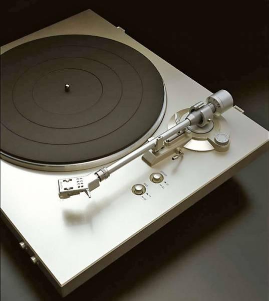 DENON DP-300F SILVER giradischi trazione a cinghia compreso di braccio e testina - TechSoundSystem.com