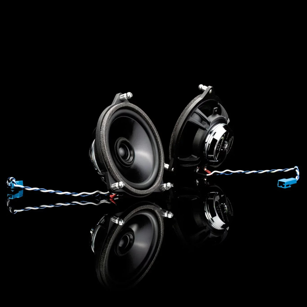 Gladen ONE 100 MB-DX SQ coppia altoparlanti coassiali da 100mm 3 Ohm 80W per Mercedes classe C, E e GLC