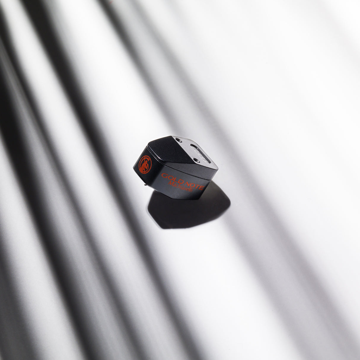 Gold Note Machiavelli Red MKII testina phono MC a bassa uscita con stilo Micro Ellittico