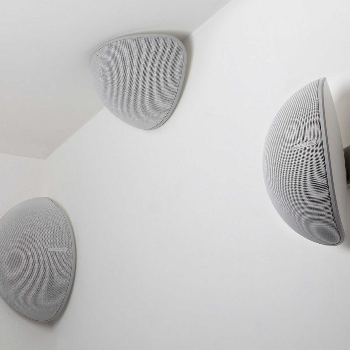 Monitor Audio Vecta V240 diffusore da esterno 2 vie con doppio woofer C-CAM da 4” e tweeter C-CAM da 25mm 100W