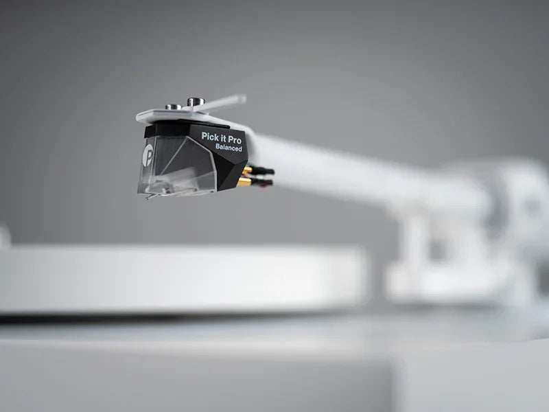 Pro-Ject DEBUT PRO B White Edition Giradischi bilanciato HIFI con testina Pick it Pro Balanced