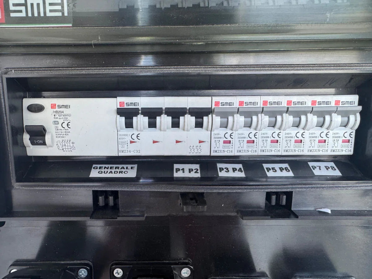 QUADRO CORRENTE POWERBOX SPINA 32A PENTAPOLARE TRIFASE 6 PRESE CEE 16A MONOFASE + 2 32A 5P 3 SPIE VOLTOMETRO AMPEROMETRO EMERGENZA DIFFERENZIALE