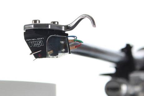 REGA APHELION 2 Testina MC per giradischi con stilo in diamante, corpo in alluminio anodizzato a “tolleranza zero” - TechSoundSystem.com