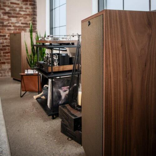 Klipsch FORTE IV AMERICAN WALNUT Diffusori da pavimento a 3 vie con radiatore passivo 400W (COPPIA) - TechSoundSystem.com