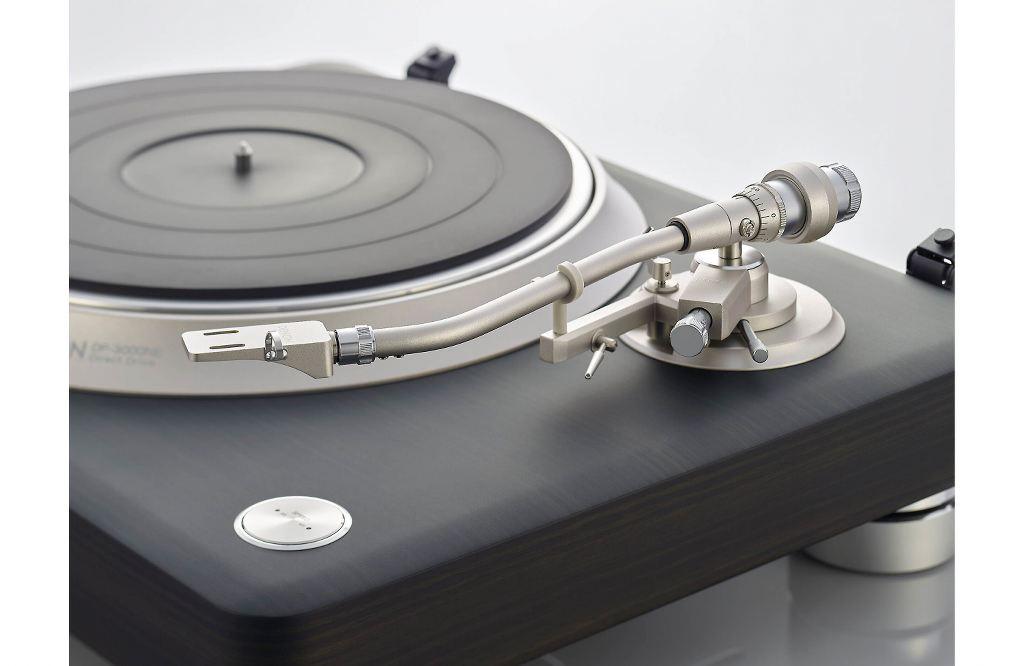 Denon DP-3000 Giradischi a trazione diretta braccio a forma di S (senza testina) - TechSoundSystem.com