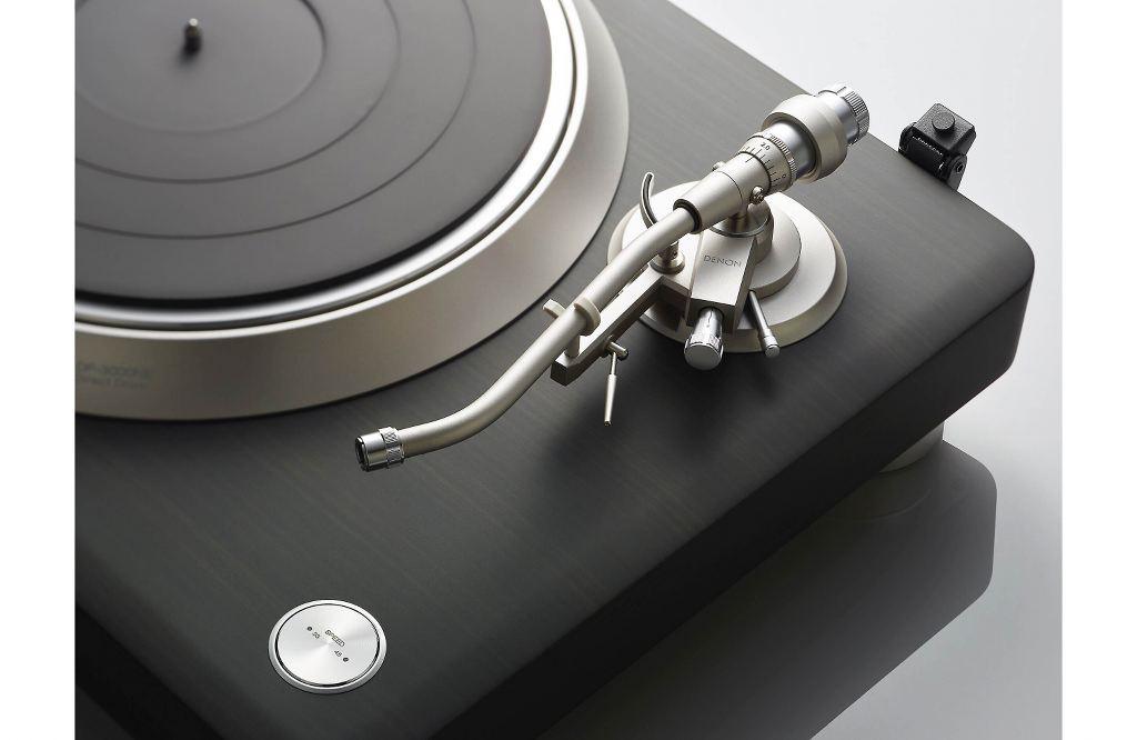 Denon DP-3000 Giradischi a trazione diretta braccio a forma di S (senza testina) - TechSoundSystem.com