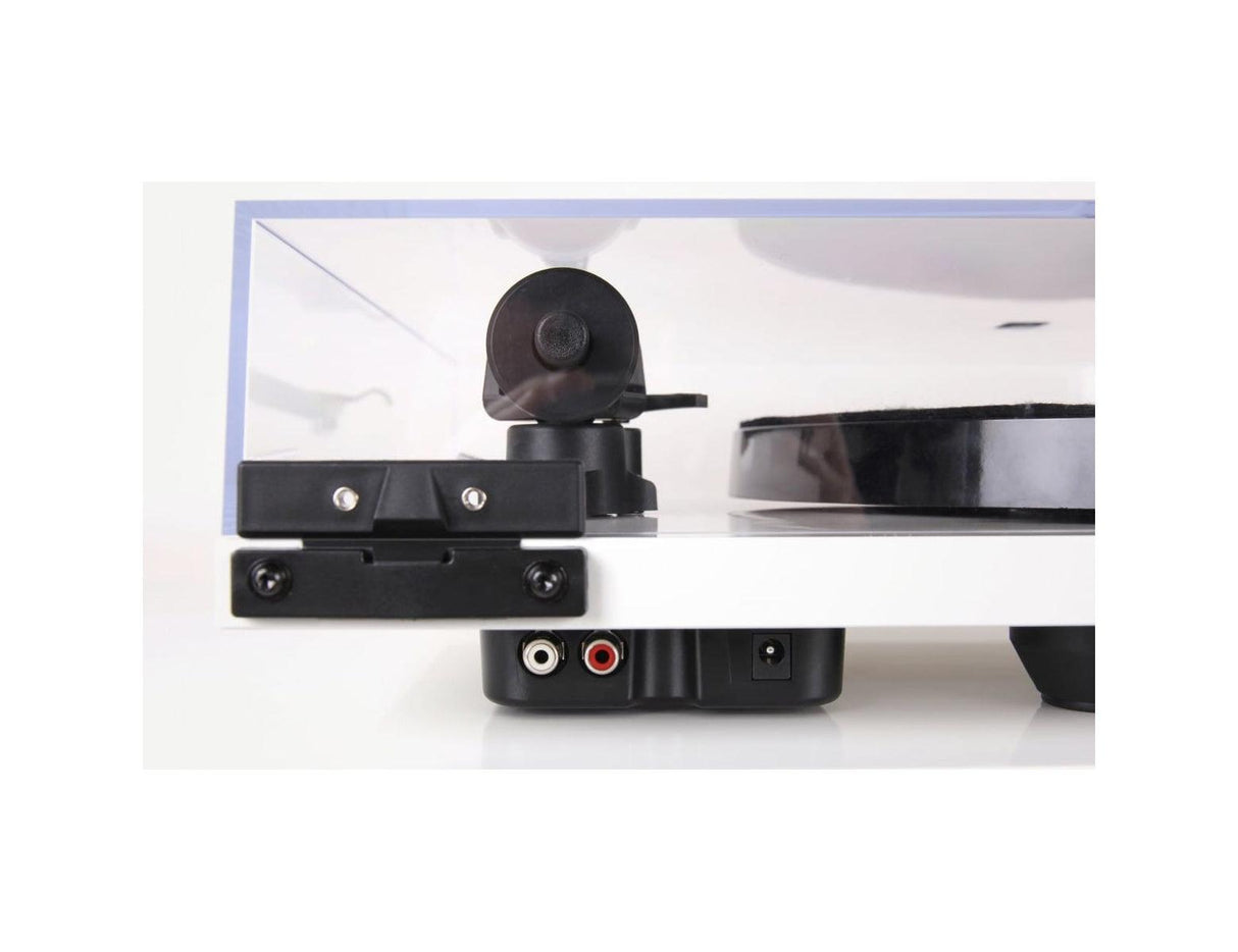 REGA Planar 1 PLUS BIANCO SATINATO Giradischi con braccio RB110 e testina Carbon, Phono box - TechSoundSystem.com