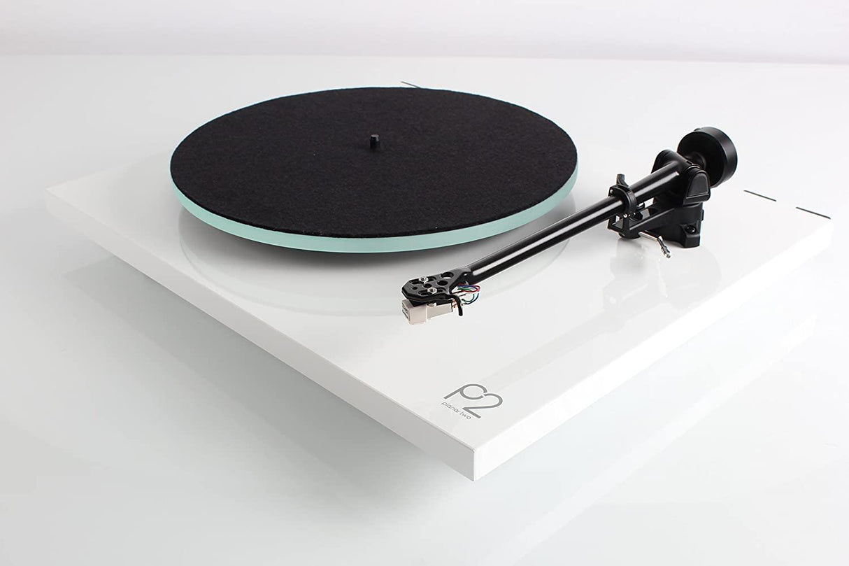 REGA Planar 2 BIANCO Giradischi con piatto in vetro, braccio RB220 e testina Carbon motore 24V - TechSoundSystem.com