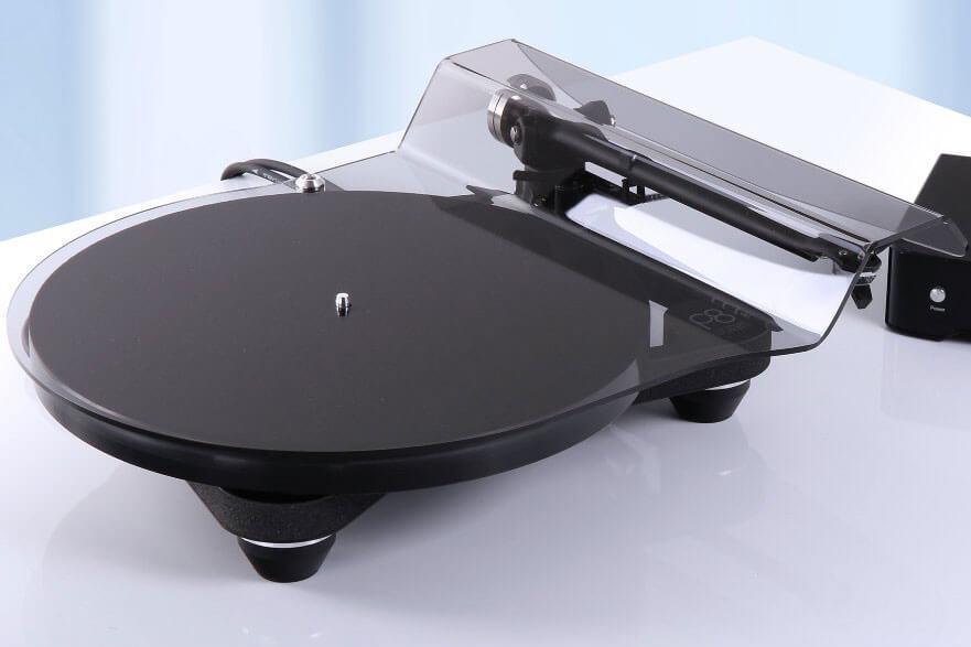 REGA Planar 8 NERO Giradischi HIFI triplo piatto in vetro, braccio RB880 alimentazione esterna - TechSoundSystem.com
