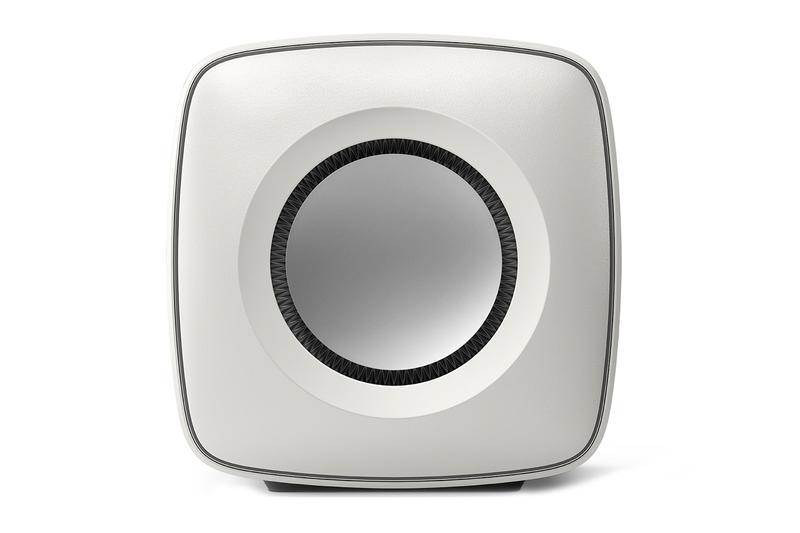 KEF KC62 WHITE Subwoofer ultra potente 1000W RMS compatto DualCore e P-Flex Surround - TechSoundSystem.com