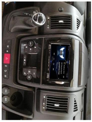 Alpine iLX-702DU autoradio 2 DIN per Fiat Ducato 3, Citroën Jumper 2 e Peugeot Boxer 2 - TechSoundSystem.com