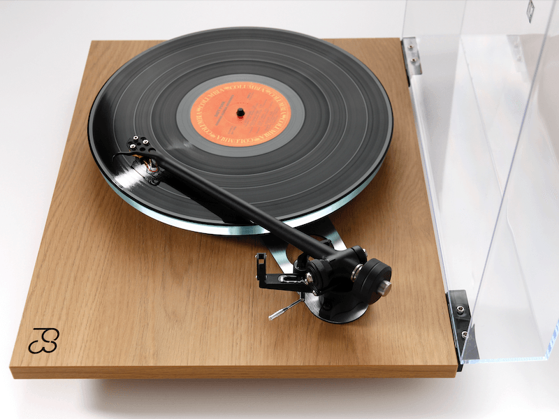 REGA Planar 3 LIGHT OAK Giradischi con piatto in vetro 12mm, braccio RB330 cavo REGA e motore 24V - TechSoundSystem.com