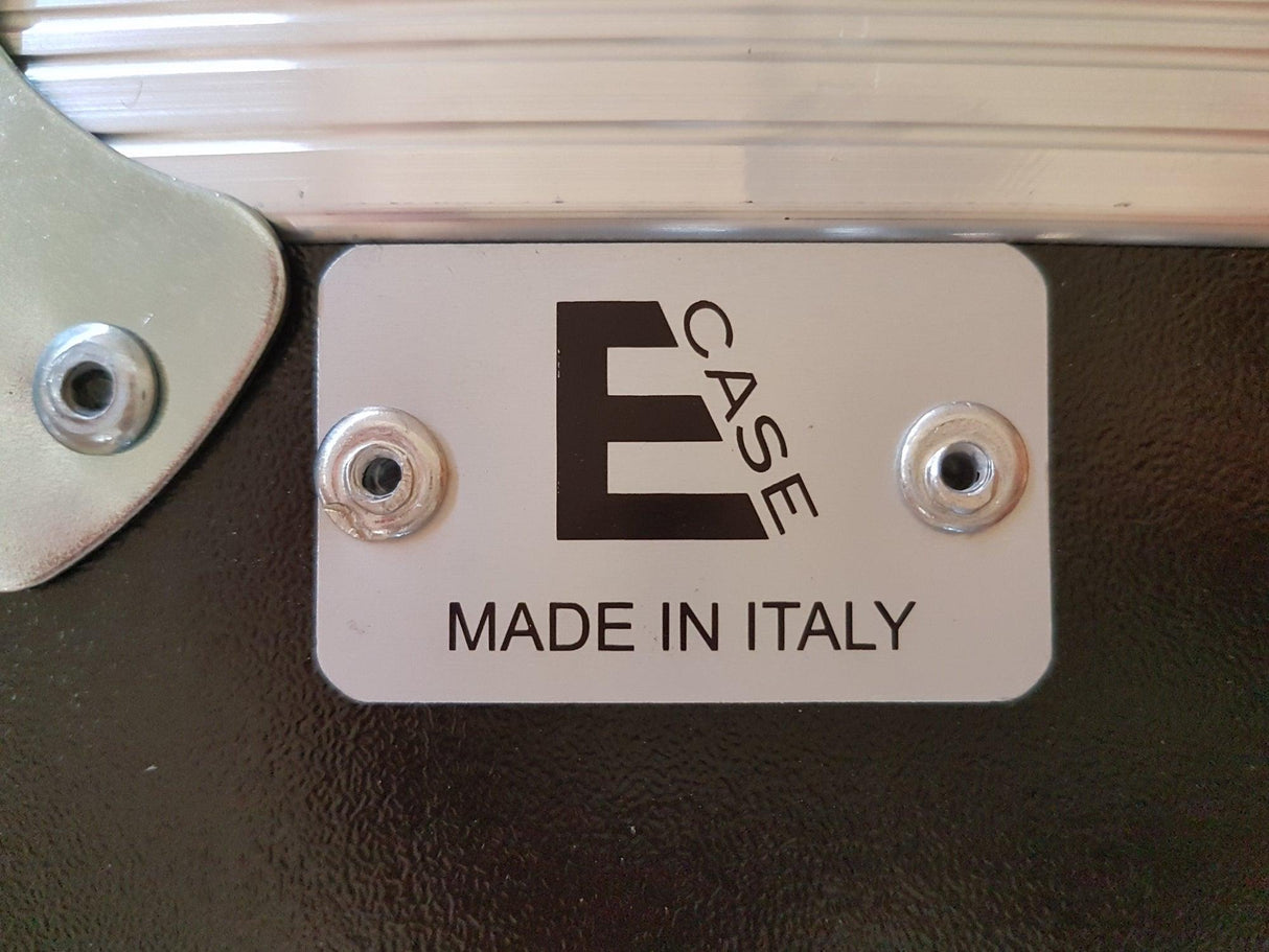 EXTREME MGP32X FLIGHT CASE PROFESSIONALE PER MIXER YAMAHA MGP32X ALLUMINIO E MULTISTRATO 9 MM CHIUSURA A FARFALLA - TechSoundSystem.com