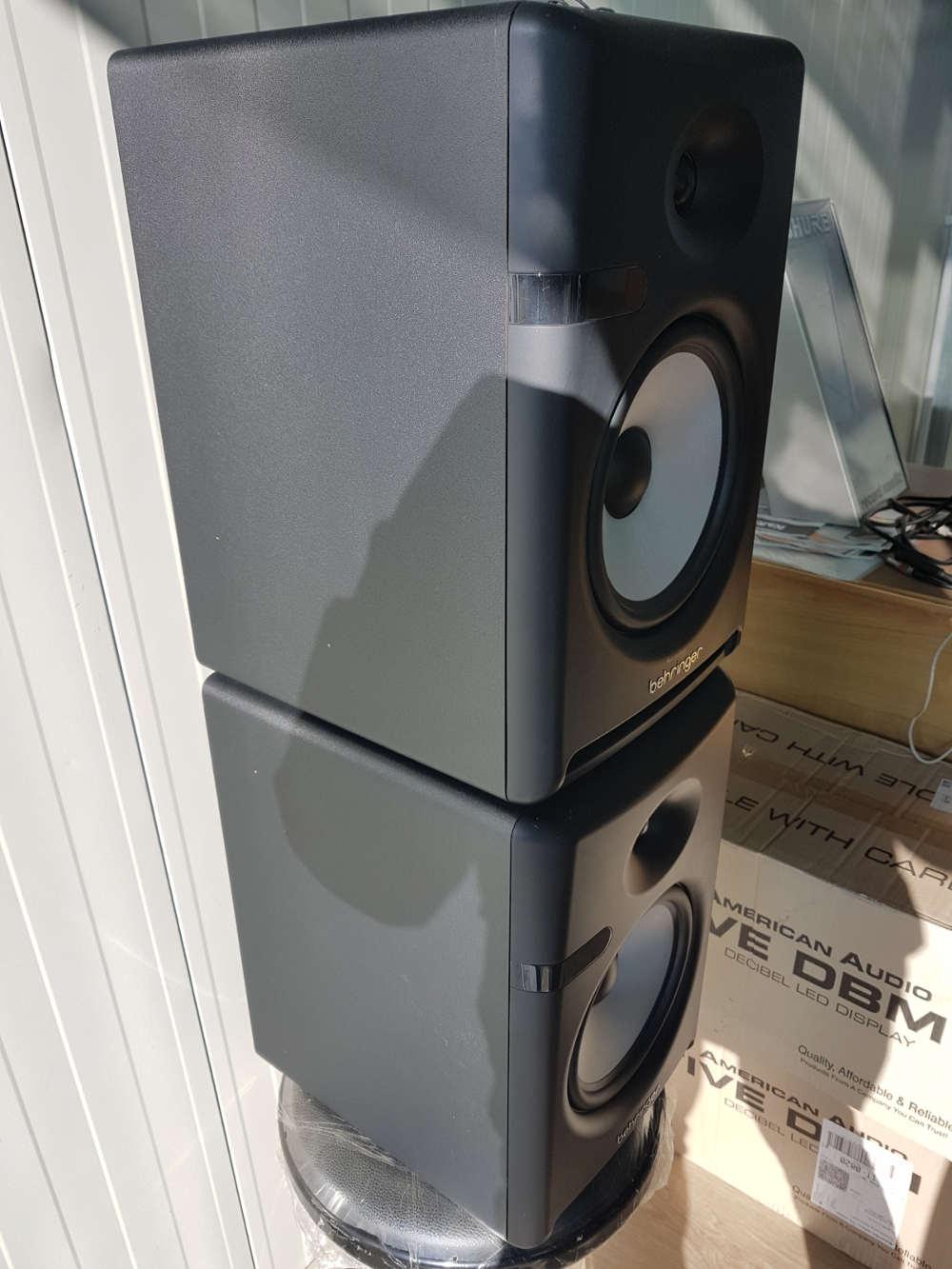 BEHRINGER NEKKST K8 COPPIA STUDIO MONITOR BIAMPLIFICATI 150 WATT 8″+1″ KRK DESIGN USATI - TechSoundSystem.com