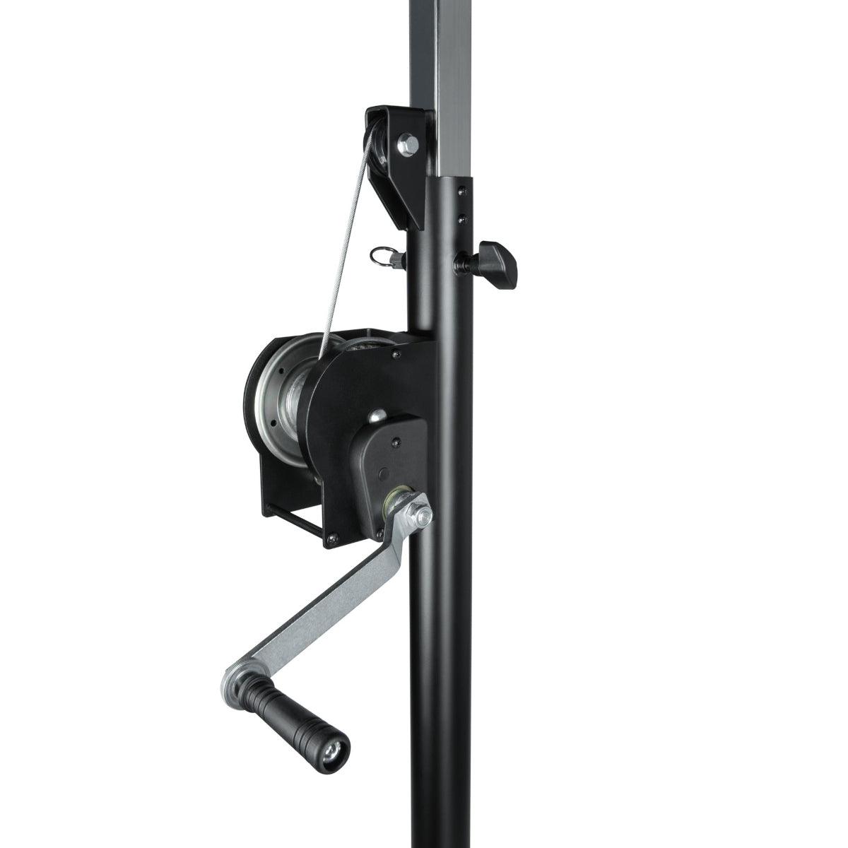 ADAM HALL SWU 400 T WIND UP STATIVO CON ARGANO 4 METRI 85 KG + BARRA A T COLORE NERO - TechSoundSystem.com