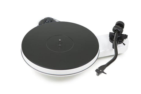 PRO-JECT RPM-3 CARBON / 2M-SILVER giradischi con braccio a S da 10'', tastina 2M-SILVER, BIANCO - TechSoundSystem.com