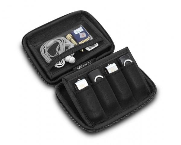 UDG U8418BL PER 4 PENDRIVE USB E SCHEDE SD Creator Digital Hardcase Small Black - TechSoundSystem.com