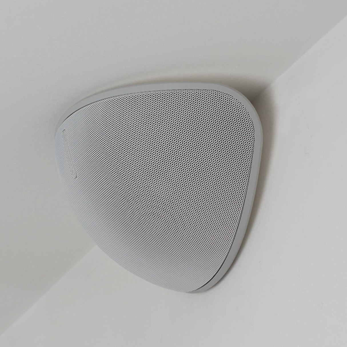 Monitor Audio Vecta V-CORNER bracket staffa per installazione angolare o sotto grondaie