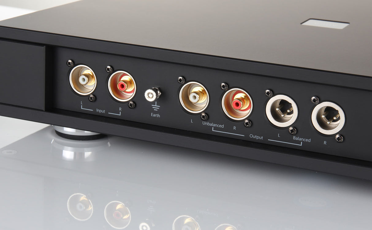 REGA AURA Preamplificatore phono MC di livello Reference, completamente regolabile, a tre stadi, completamente simmetrico