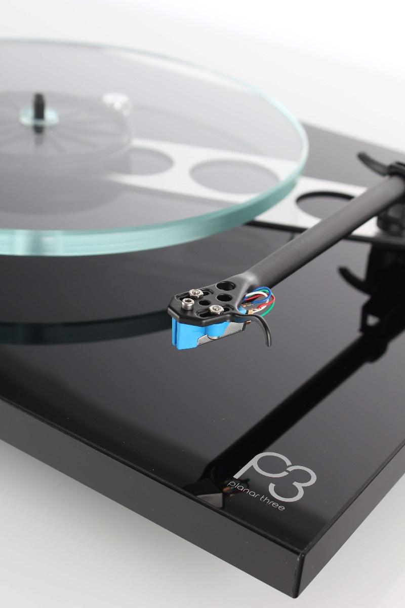 REGA Planar 3 NERO Giradischi con piatto in vetro 12mm, braccio RB330 cavo REGA e motore 24V - TechSoundSystem.com