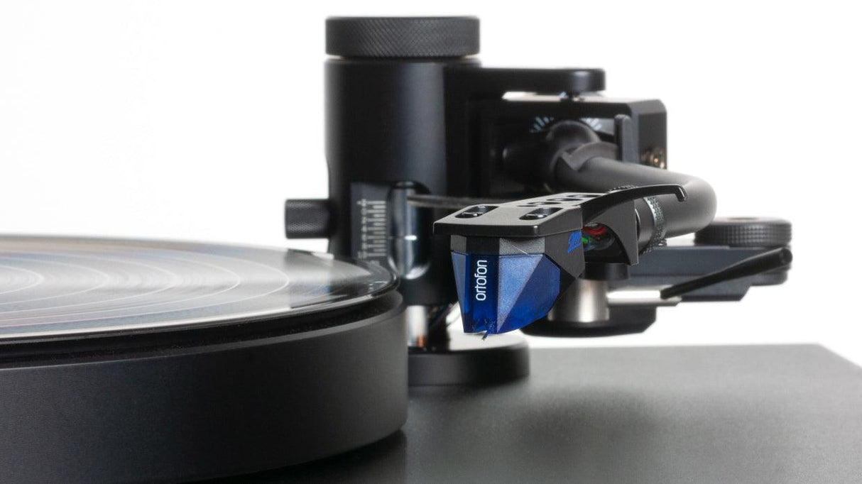 Music Hall THE STEALTH Giradischi trazione diretta testina Ortofon 2M Blue - TechSoundSystem.com