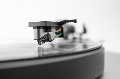 Cambridge Audio ALVA TT V2 Giradischi trazione diretta con Bluetooth aptX HD, stadio phono integrato, testina MC - TechSoundSystem.com