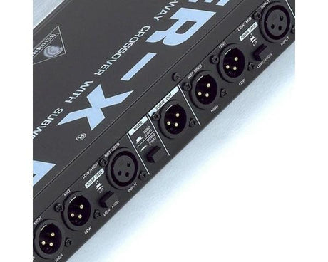 BEHRINGER CX2310 V2 SUPER-X PRO CROSSOVER 2 VIE STEREO 3 MONO USCITA SUBWOOFER EX-DEMO - TechSoundSystem.com