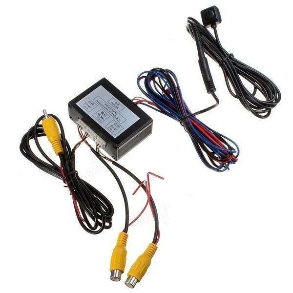 Switchcam - Interfaccia gestione doppia telecamera (front e rear) e sensori di parcheggio su unico attacco CAM - TechSoundSystem.com